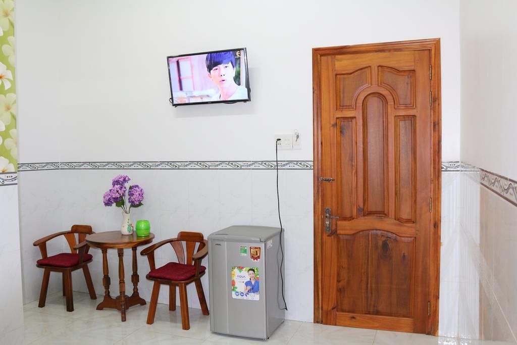 Ngoc May Guesthouse Chau Doc Exterior photo